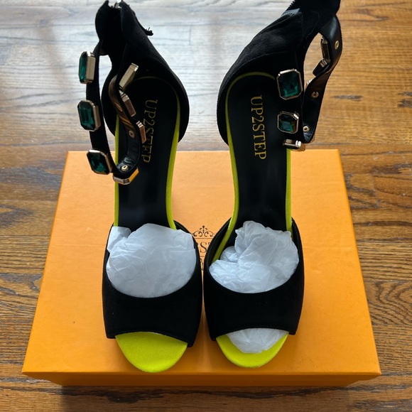 Up2Step Black Heels w/ Green Stones - Picture 1 of 8